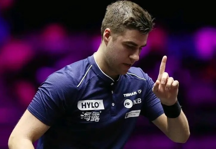 体育在线-TES横扫SHR，BDD操刀奇招英雄翻盘八强赛3:0（广州）